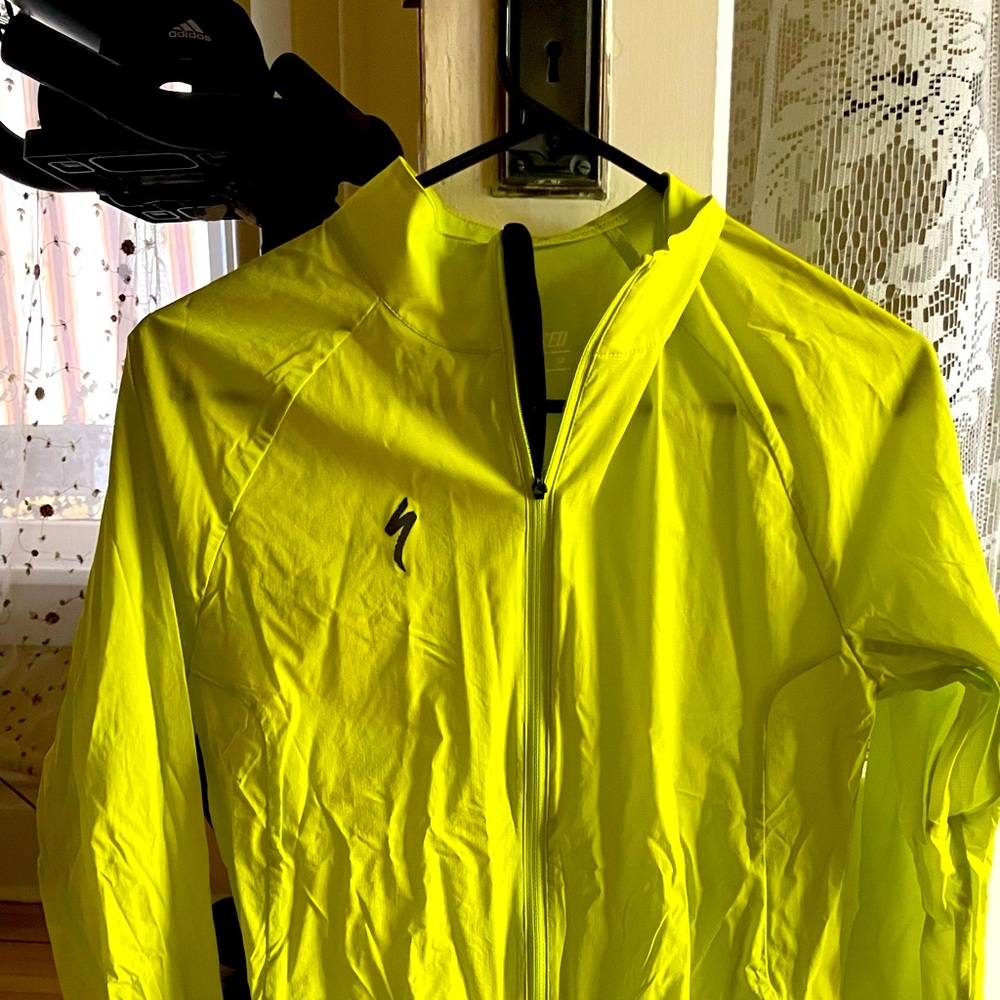 🚴🏻‍♀️Specialized Deflect Rain Jacket